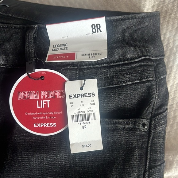 Express Black Jeggings Mid-Rise Stretch+ Denim Perfect Lift Size 8R - Picture 6 of 8